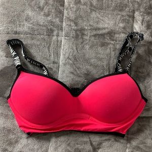pink sports bra